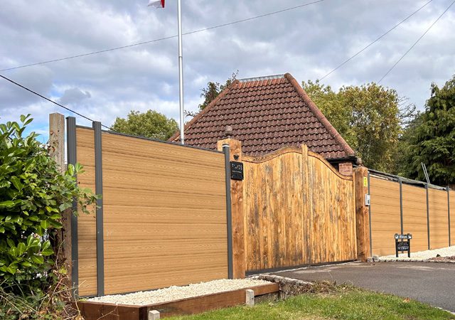 project-composite-fencing-installation