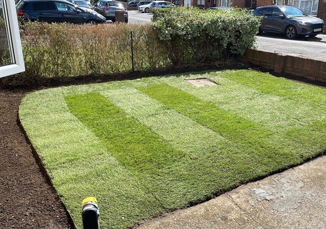 Stanwell-front-garden-clearing-and-turfing-projects