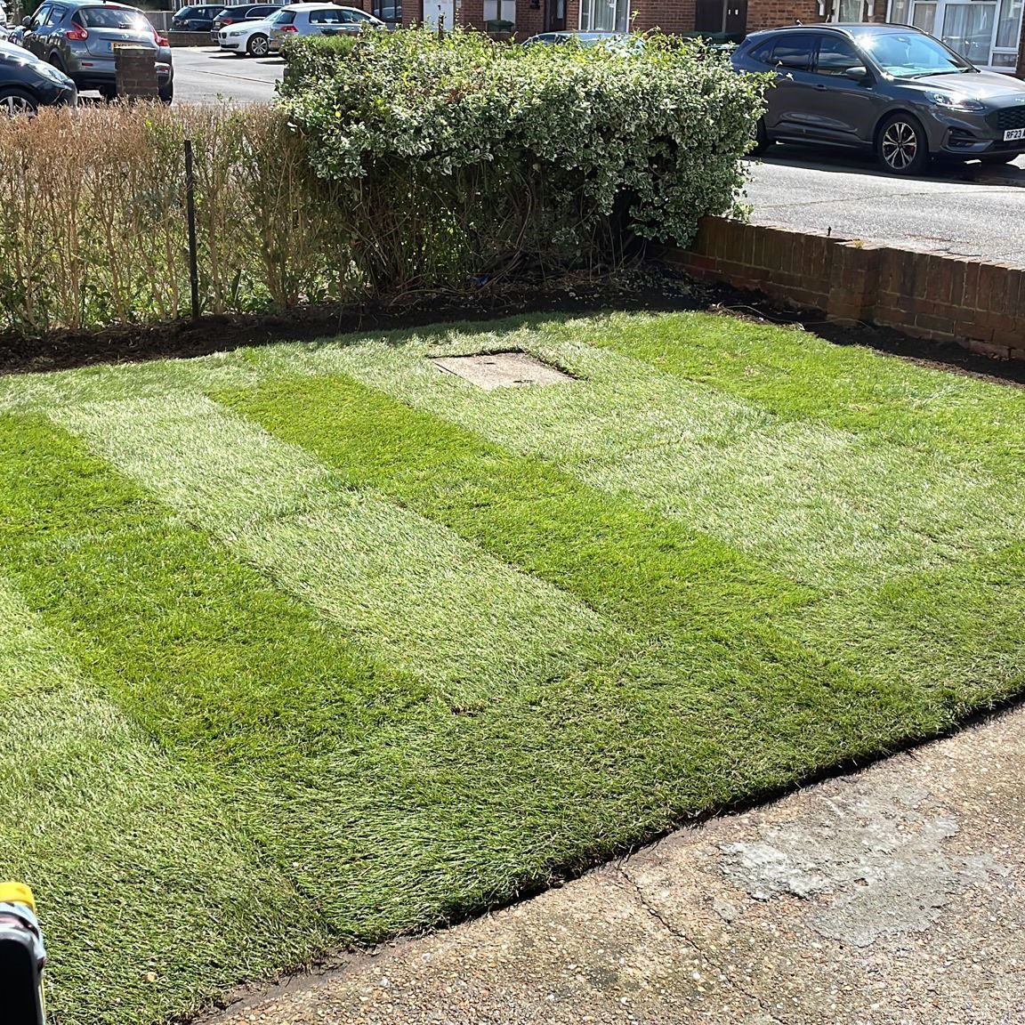 Stanwell front garden clearing and turfing